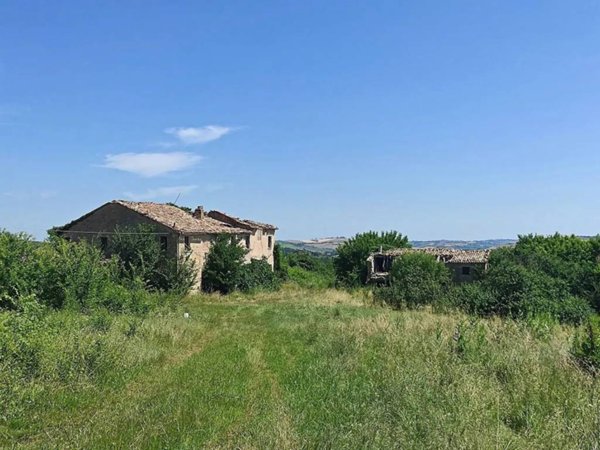 casa indipendente in vendita a Cingoli