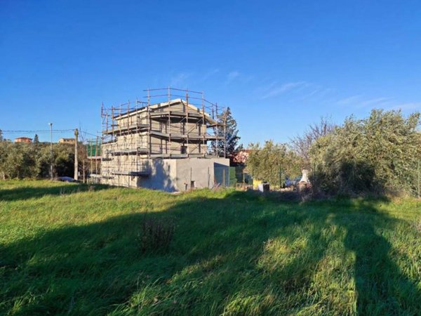 casa indipendente in vendita a Cingoli