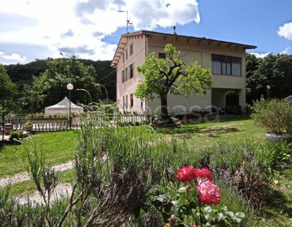 casa indipendente in vendita a Cingoli