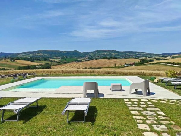casa indipendente in vendita a Cingoli