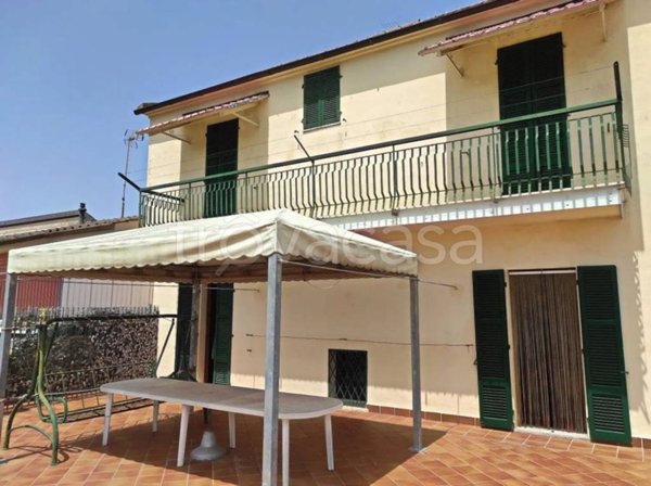 casa indipendente in vendita a Cingoli in zona Strada