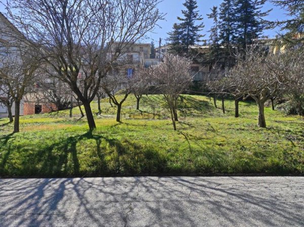 terreno edificabile in vendita a Cingoli