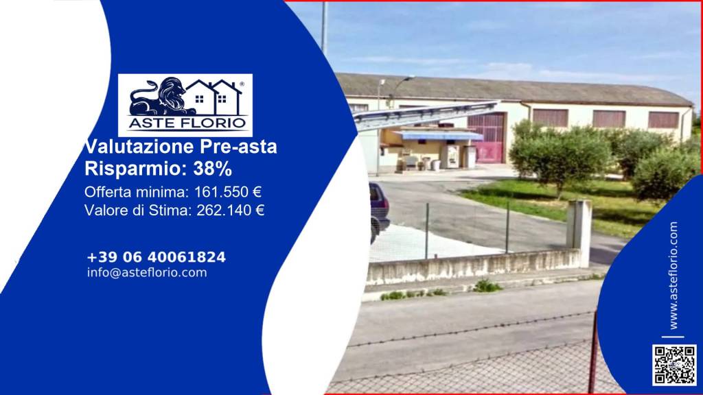 locale commerciale in vendita a Cingoli in zona Troviggiano