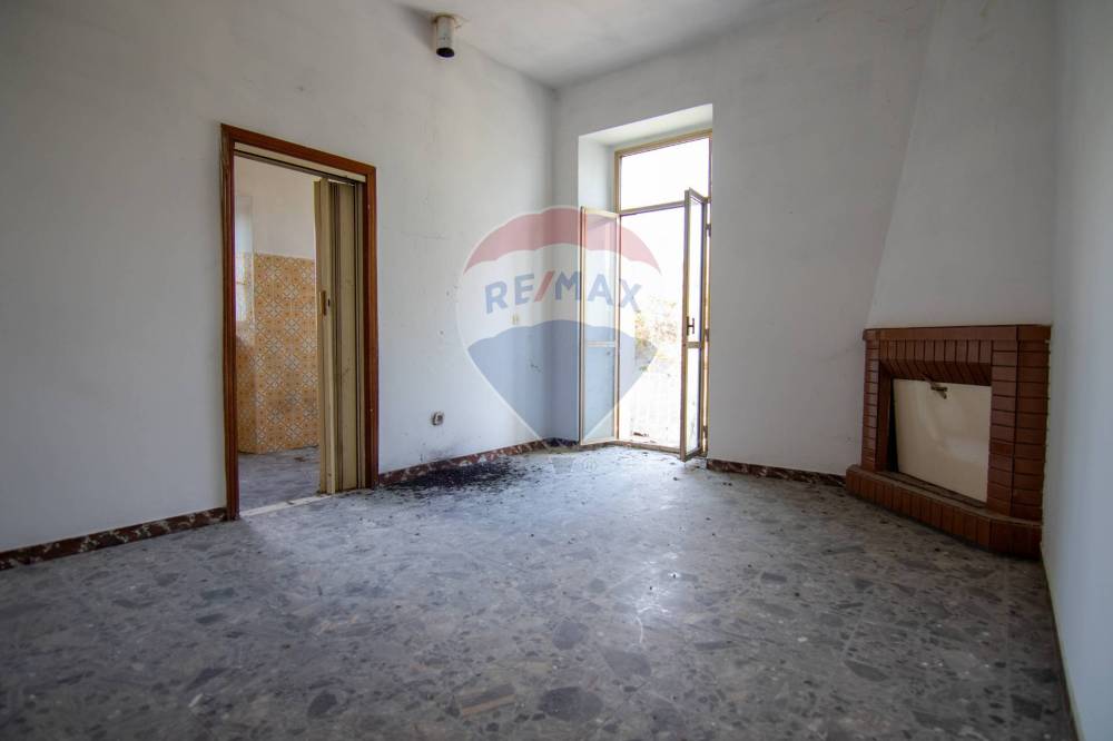casa indipendente in vendita a Cingoli