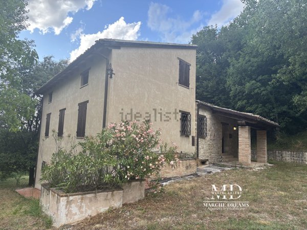 casale in vendita a Cingoli