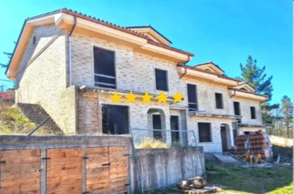 casa indipendente in vendita a Cingoli