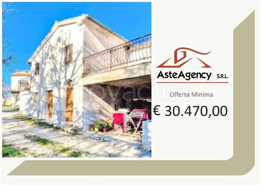 casa indipendente in vendita a Cingoli in zona Colcerasa