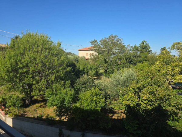 casa indipendente in vendita a Cingoli in zona Avenale