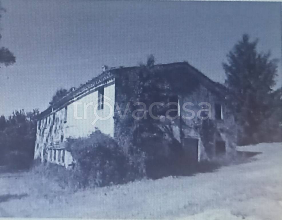 casa indipendente in vendita a Cingoli in zona Moscosi