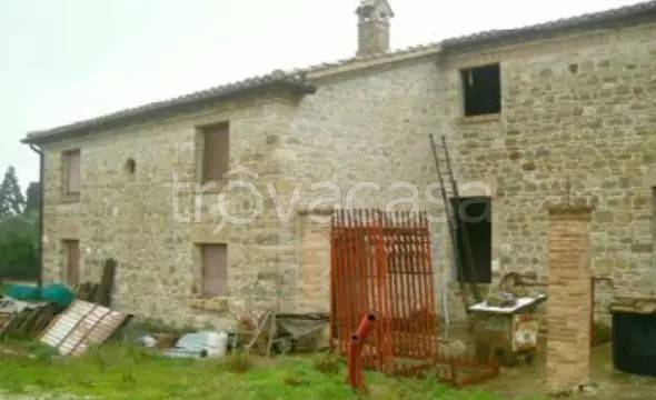 casa indipendente in vendita a Cingoli