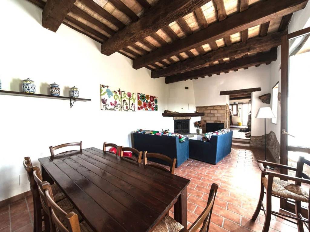 casa indipendente in vendita a Cingoli in zona Castreccioni