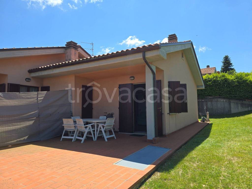 casa indipendente in vendita a Cingoli