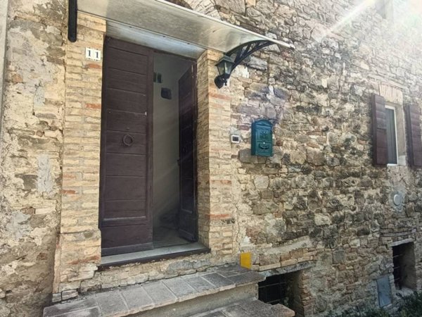 casa indipendente in vendita a Cingoli in zona San Venanzo