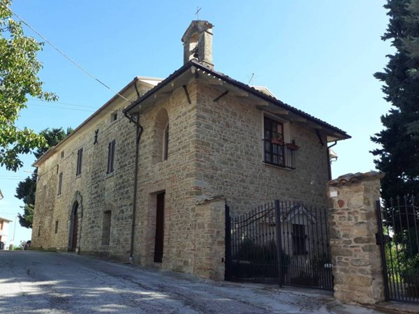 casa indipendente in vendita a Cingoli in zona Torre