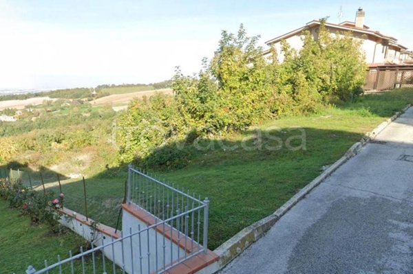 terreno edificabile in vendita a Cingoli in zona Strada