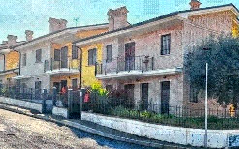 appartamento in vendita a Cingoli in zona Troviggiano