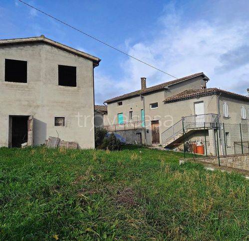 casa indipendente in vendita a Cingoli in zona Pozzo