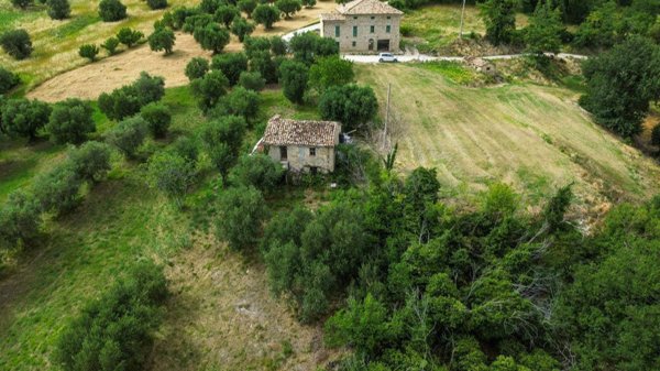 appartamento in vendita a Cingoli in zona Avenale