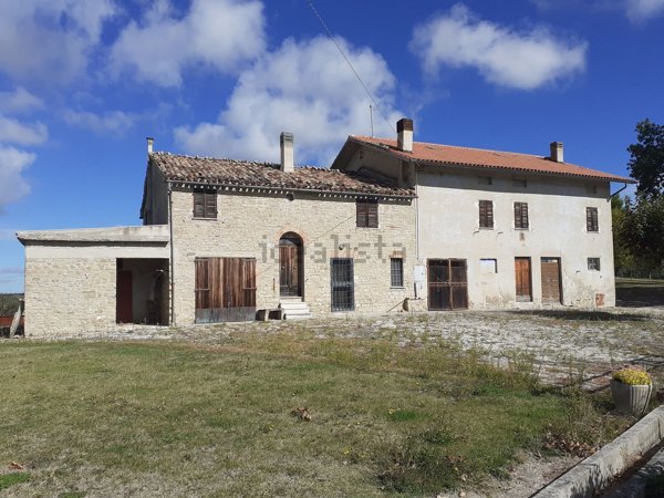 casale in vendita a Cingoli
