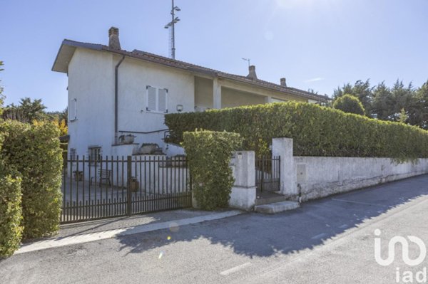 casa indipendente in vendita a Cingoli