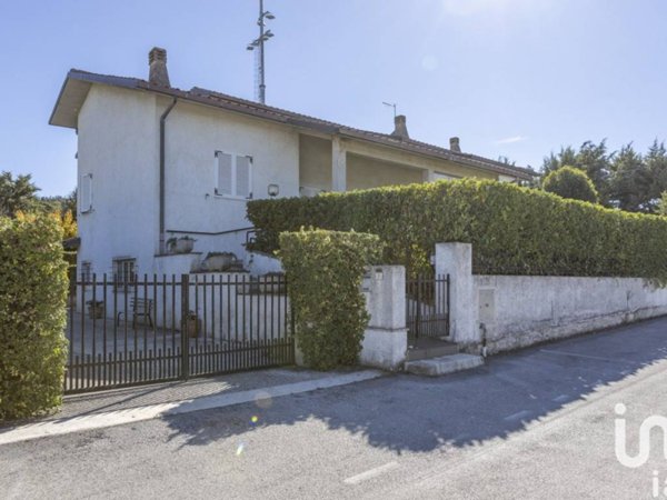 casa indipendente in vendita a Cingoli