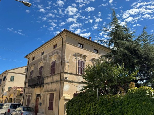 casa indipendente in vendita a Cingoli in zona Strada