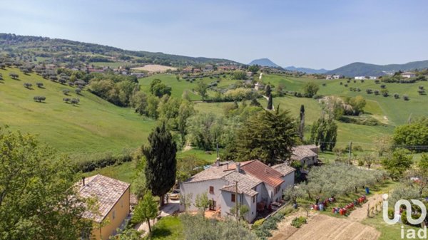 casa indipendente in vendita a Cingoli in zona Strada