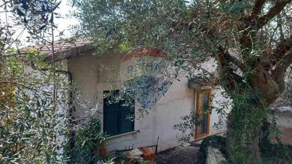 casa indipendente in vendita a Cingoli
