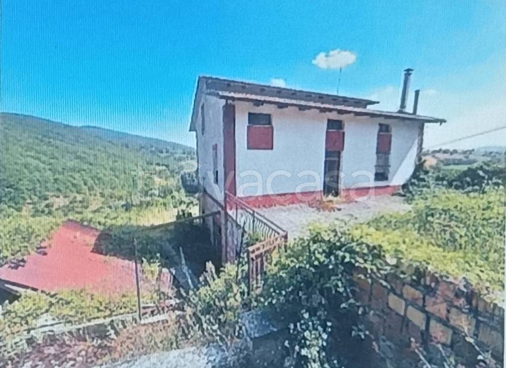casa indipendente in vendita a Cingoli in zona Marcucci