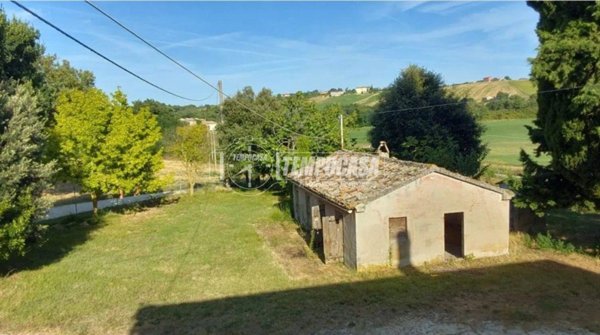 casale in vendita a Cingoli