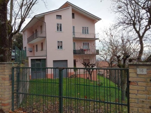 intera palazzina in vendita a Cingoli