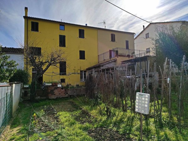 appartamento in vendita a Cingoli in zona Strada