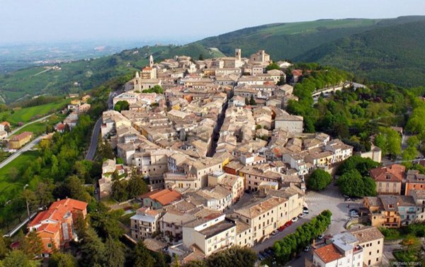 terreno edificabile in vendita a Cingoli