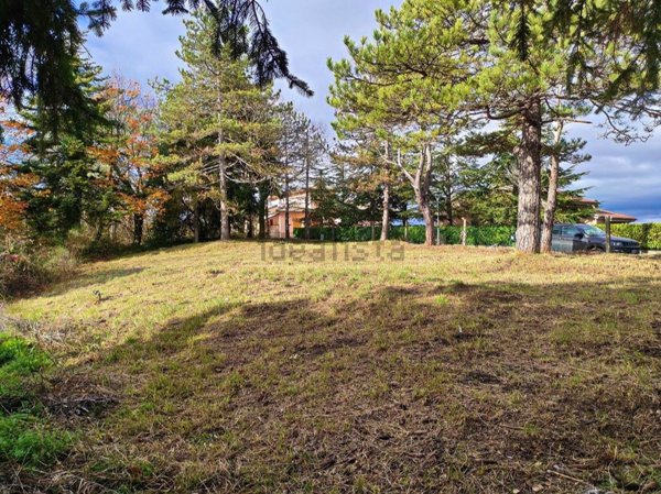 terreno edificabile in vendita a Cingoli