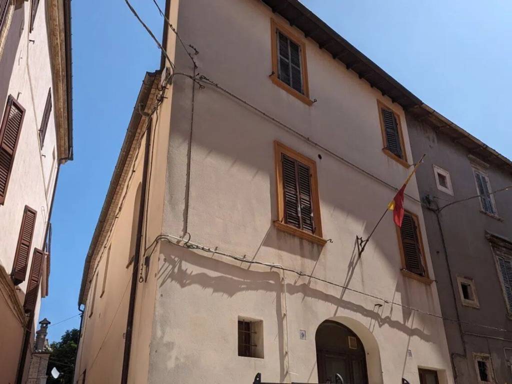 casa indipendente in vendita a Cingoli