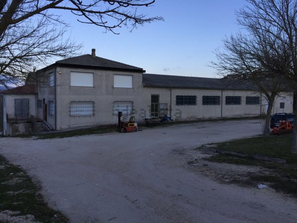 locale di sgombero in vendita a Cingoli in zona Marcucci