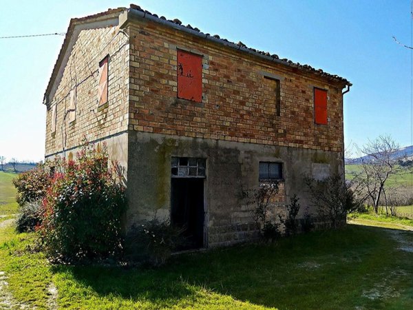 casale in vendita a Cingoli