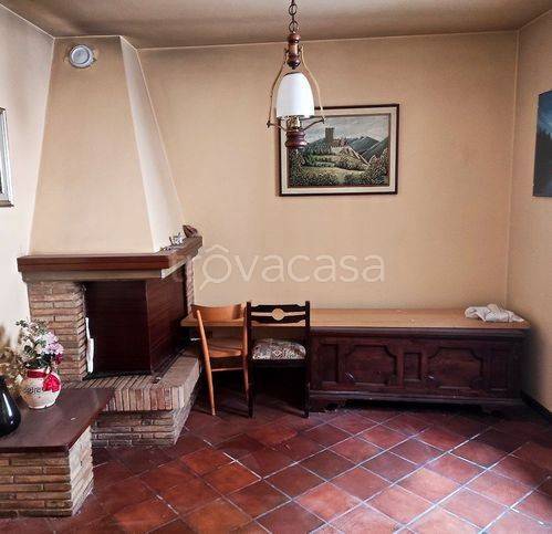 casa indipendente in vendita a Cingoli in zona Strada