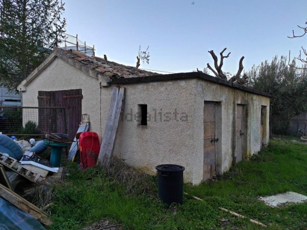 casa indipendente in vendita a Cingoli