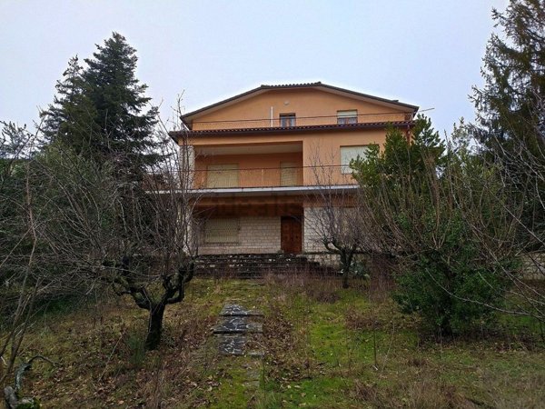 casa indipendente in vendita a Cingoli in zona Capo di Rio