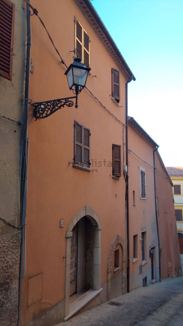 casa indipendente in vendita a Cingoli