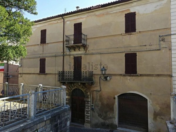 casa indipendente in vendita a Cingoli in zona Strada