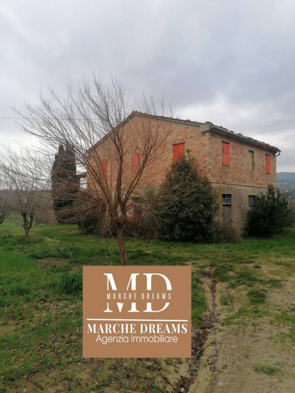 casa indipendente in vendita a Cingoli in zona Pozzo