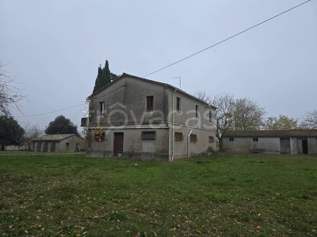 casa indipendente in vendita a Cingoli