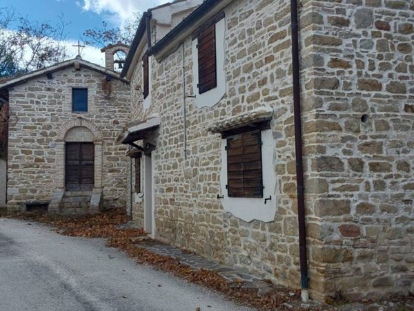 casa indipendente in vendita a Cingoli