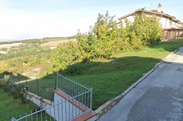 terreno edificabile in vendita a Cingoli in zona Strada