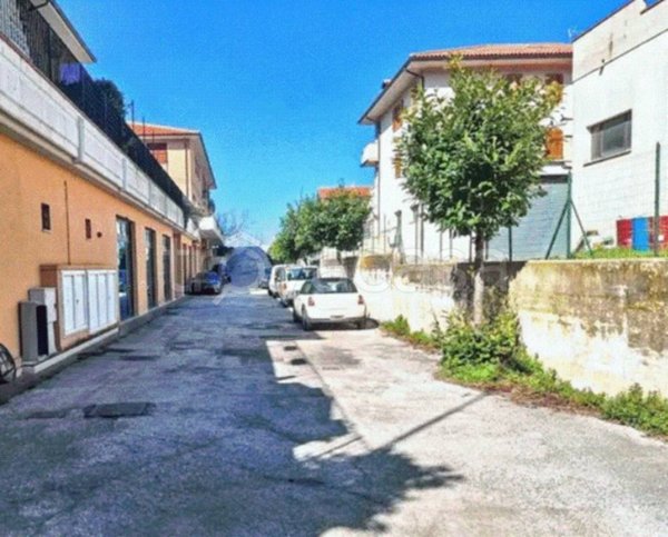 negozio in vendita a Cingoli