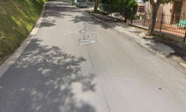 casa indipendente in vendita a Cingoli