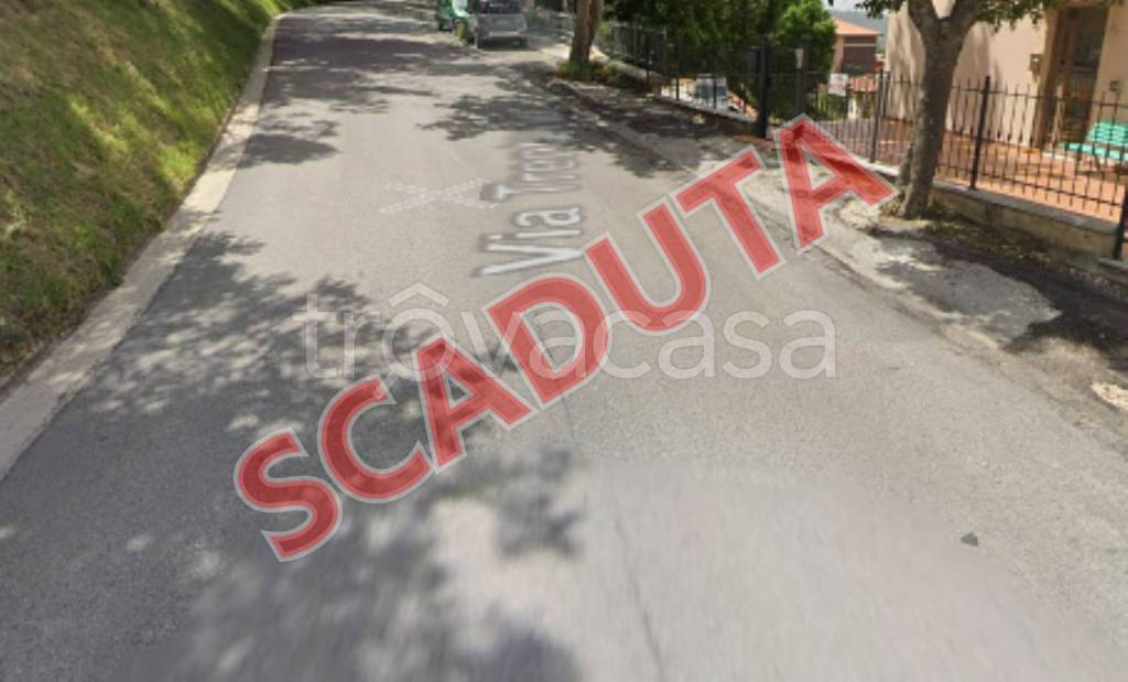 casa indipendente in vendita a Cingoli