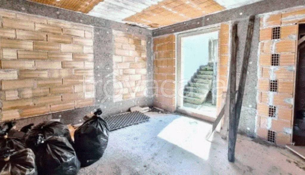 locale commerciale in vendita a Cingoli